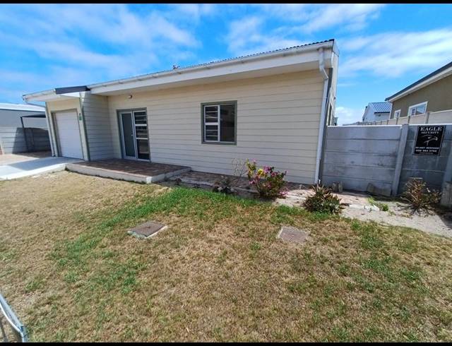 3 BEDROOM HOUSE FOR SALE IN PERLEMOENBAAI